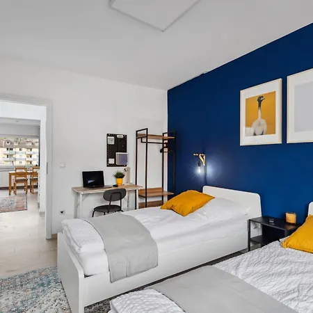 Moderne, Zentrale Und Gemuetliche 아파트